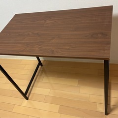 デスク　勉強　パソコン　学習　テーブルの画像