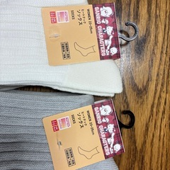 ユニクロ　キティー・シナモロール靴下の画像