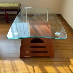 イタリー製　ガラステーブルの画像