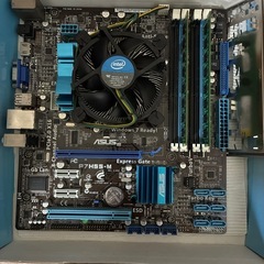 ジャンク品マザーボードとCPUの画像