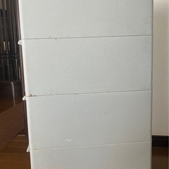 4段重ねの引出しの画像
