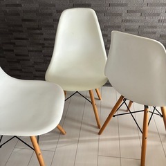 ダイニングチェア　イームズ　3つ(個数交渉可)の画像