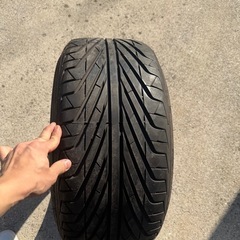 235/40/18  2本タイヤ　バリ目の画像