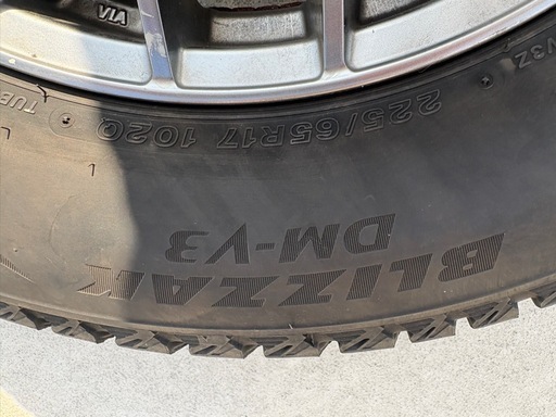 【引渡者決定】225/65R17 スタッドレス ブリヂストンDM-V3４本セット ホイール付き