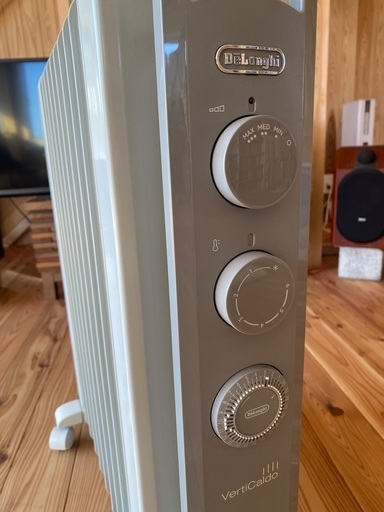 ほぼ未使用：デロンギ オイルヒーター RHJ21F1015-LG 