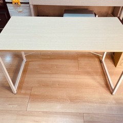 PCデスクの画像