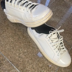 ZARA スニーカー
の画像