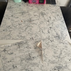 ニトリのダイニングテーブルの画像