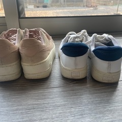 NIKE レディース　スニーカーの画像