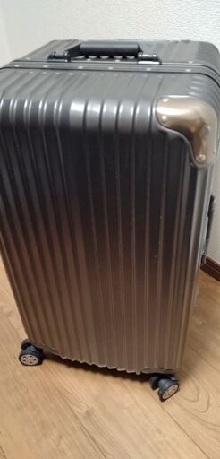 スクエアスーツケース