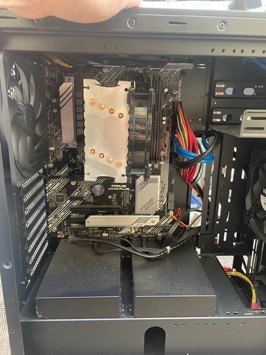 内臓GPU　まとめ売りゲーミングPC (i7-10700/32GB/SSD+HDD) ＆ 大型モニター1台などなど