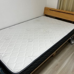 【受け渡し確定・セミダブル】GOKUMINマットレス ＆ 棚付きすのこベッドフレーム セット（1年半使用）の画像