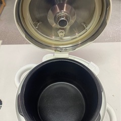 小泉成器　アルファックス・コイズミ　圧力式電気鍋　LIVCETRA　リブセトラ　LPC-T12　2020年製　ホワイト　電気圧力鍋　家電　稼働確認済　中古　③の画像