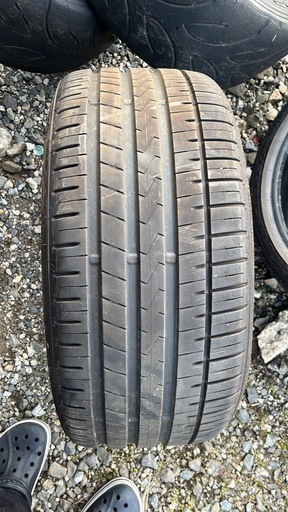 235/35r18 azenis fk510  2本ほぼ新品