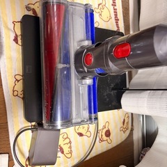 【充電スタンド付】ダイソン掃除機　Dyson V8 Absoluteの画像