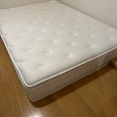 ダブルベッドマットレスの画像