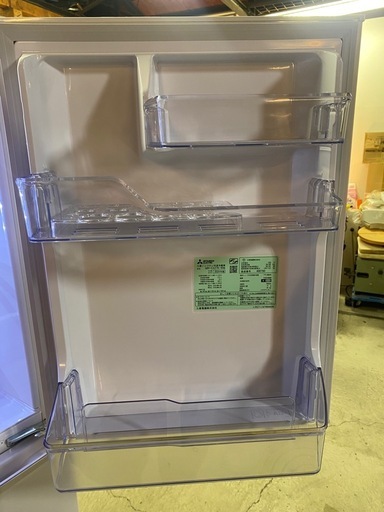 ○ 3ドアノンフロン冷凍冷蔵庫MITSUBISHI 三菱272L MR-CX27K 2024年製