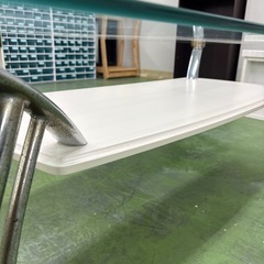 モダン ガラステーブル センターテーブル シルバー脚 スタイリッシュ 2段の画像