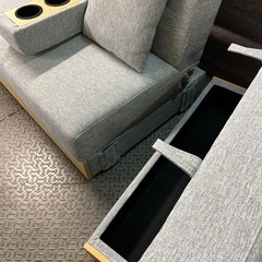 ジャングルジャングル貝塚店　収納付き　ソファーベッド　カップホルダー付き　布製　ファブリックソファー　モダンデコ　中古　リユース　貝塚市　二色浜の画像