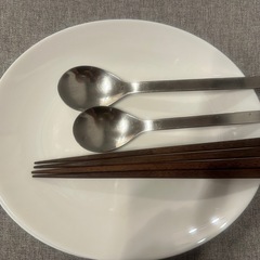 【無料・中古】マグカップ、お皿、お箸、スプーン各2の画像