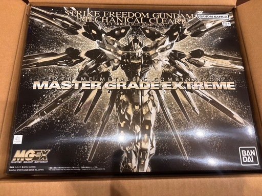 未組立　未開封　ガンプラ　MGEX ストライクフリーダム　メカニカルクリア