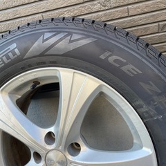17インチ　スタッドレスタイヤの画像