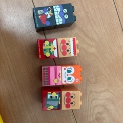 アンパンマンブロックとひらいてぴょこん・音のなるおもちゃの画像