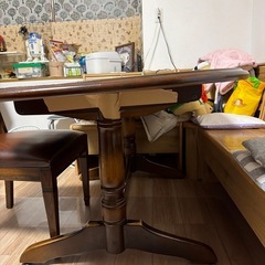 ダイニングテーブルの画像
