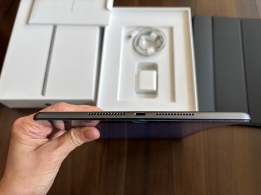 Apple iPad 第8世代 128GB Wi-Fiケース、保護フィルム付き (Kiyozaemon