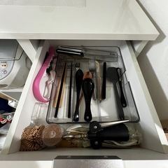 【受け渡し確定・コンセント2口付き】キッチンラック / レンジ台（幅80cm×奥行42cm）の画像