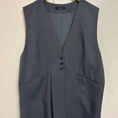 JEANASIS ジーナシス　ノースリーブベストの画像