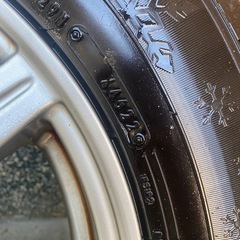 スタッドレスタイヤ　15インチ　ノア　ヴォクシー
の画像