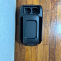 ハイエース純正センターコンソールの画像