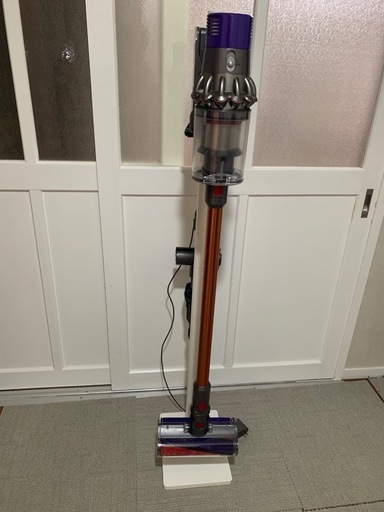 Dyson Cyclone V10 Fluffy 中古 Dyson Cyclone V10 Fluffy SV12FFLF (2児Mum) 平田の生活家電《掃除機