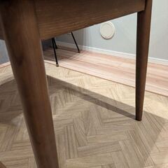 ダイニングテーブルの画像