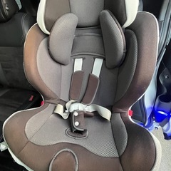 エールべべ　チャイルドシートの画像