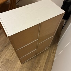 白のカラーボックス（棚）の画像