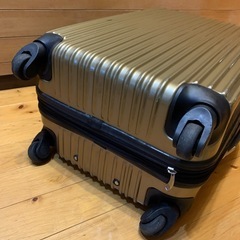 キャリーケース キャリーバッグ 旅行バッグ ゴールド 鍵有りの画像