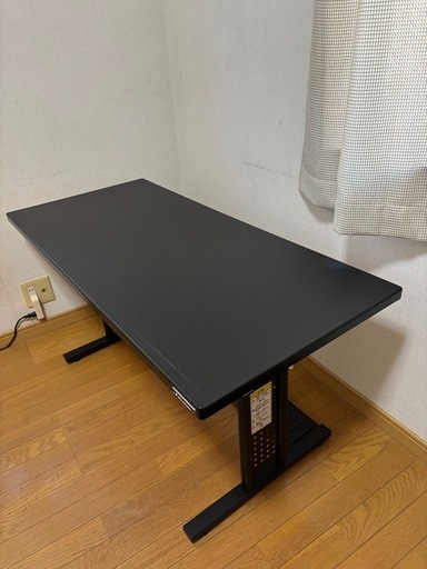 Bauhutte ( バウヒュッテ )ゲーミングデスク　　エレコム10口タップ
