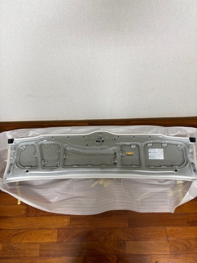 ハイエース純正ボンネット