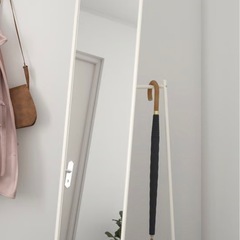 IKEAの姿鏡の画像