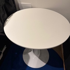 テーブル+チェアの画像