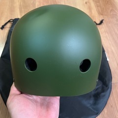 《未使用》　子供用ヘルメット　Gyuttoの画像