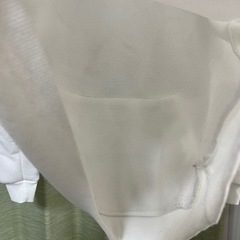 ボタン パーカー カラフル フード紐カラフル ブラック ホワイト グレー トップス プルオーバー ボリュームパーカー ボリューム の画像