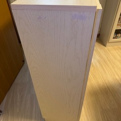 ニトリガラス扉本棚
の画像