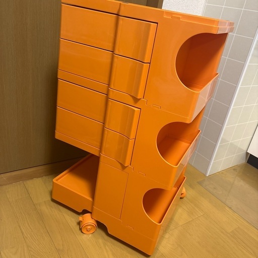美品 ボビーワゴン  3段 4トレイ オレンジ