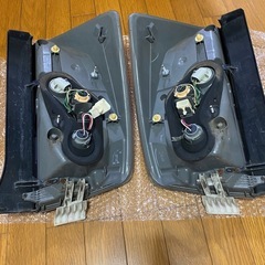 30プリウス　テールランプ　中古品　左右セット　自動車部品の画像