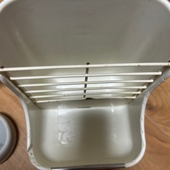 デグー、チンチラ小動物用　回し車　餌箱の画像