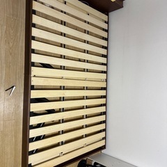 ベッドフレームの画像