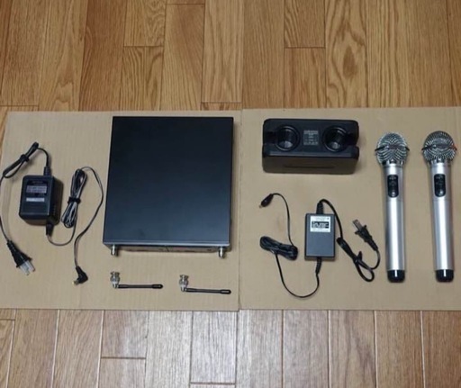 Audio-technica製(オーディオテクニカ)の 電波式800MHz帯のマイク一色